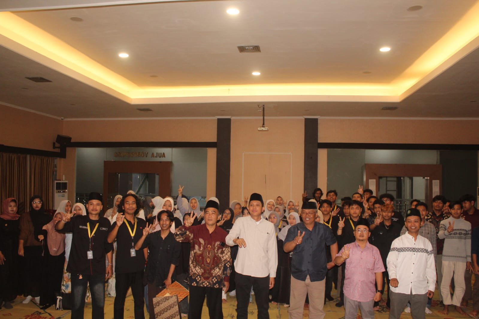 Bukber Prodi Sejarah Peradaban Islam & Bedah Film Sengkala