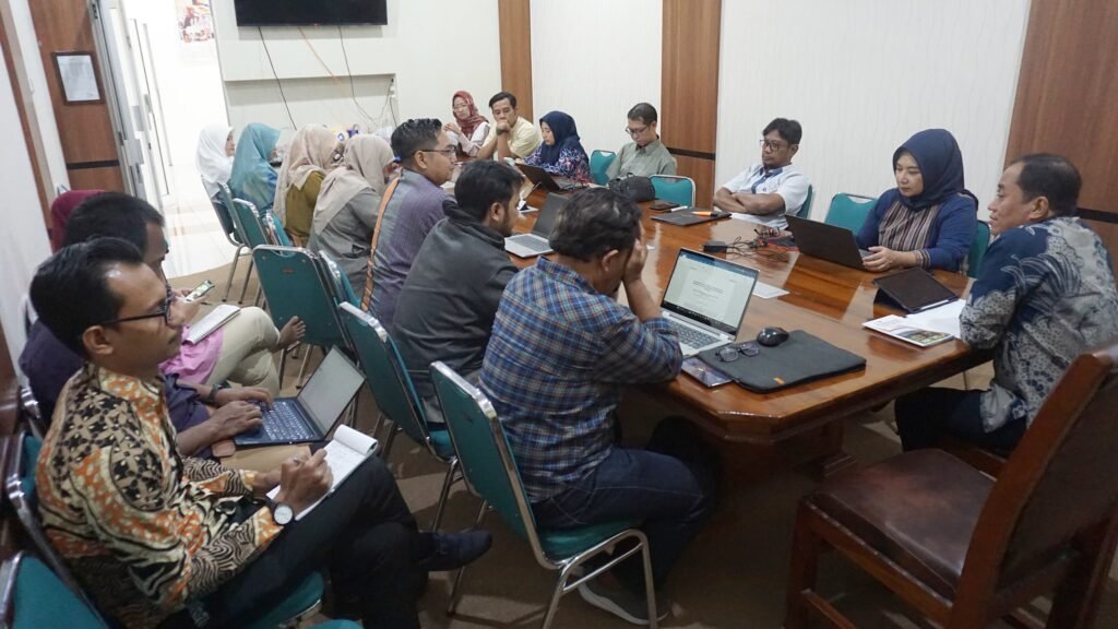 FAB UIN Raden Mas Said Gelar FGD Sistematika Penyusunan Buku Daras dan Modul Praktikum